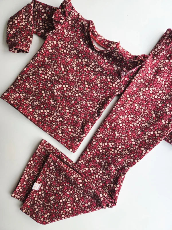 Ruffle Top Burgundy Flowers - korte mouw!