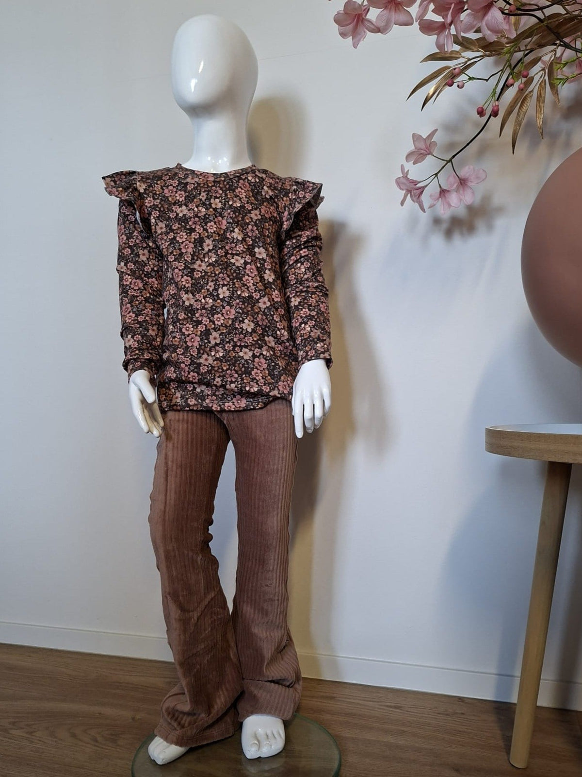 Top Flowers Brown
