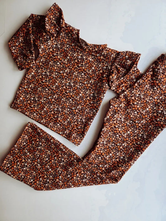 Ruffle Top Brown Flowers - korte mouw!