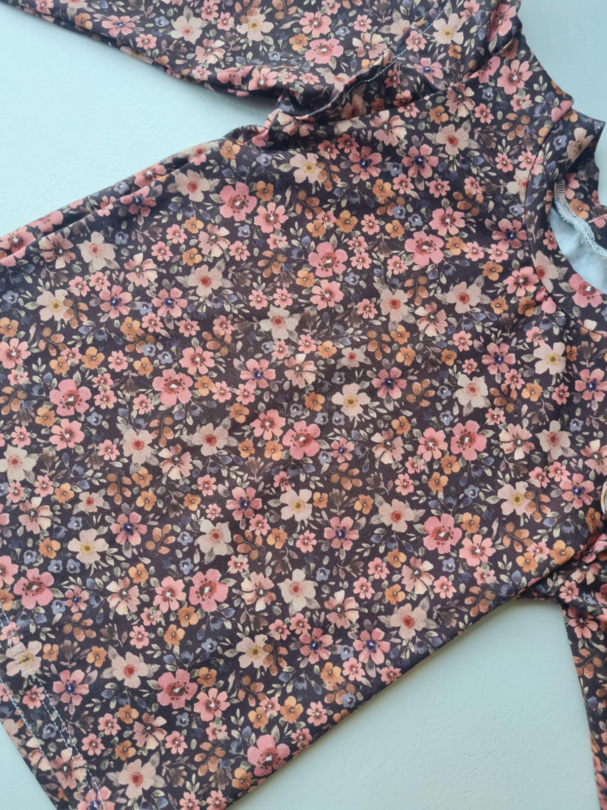 Top Flowers Brown