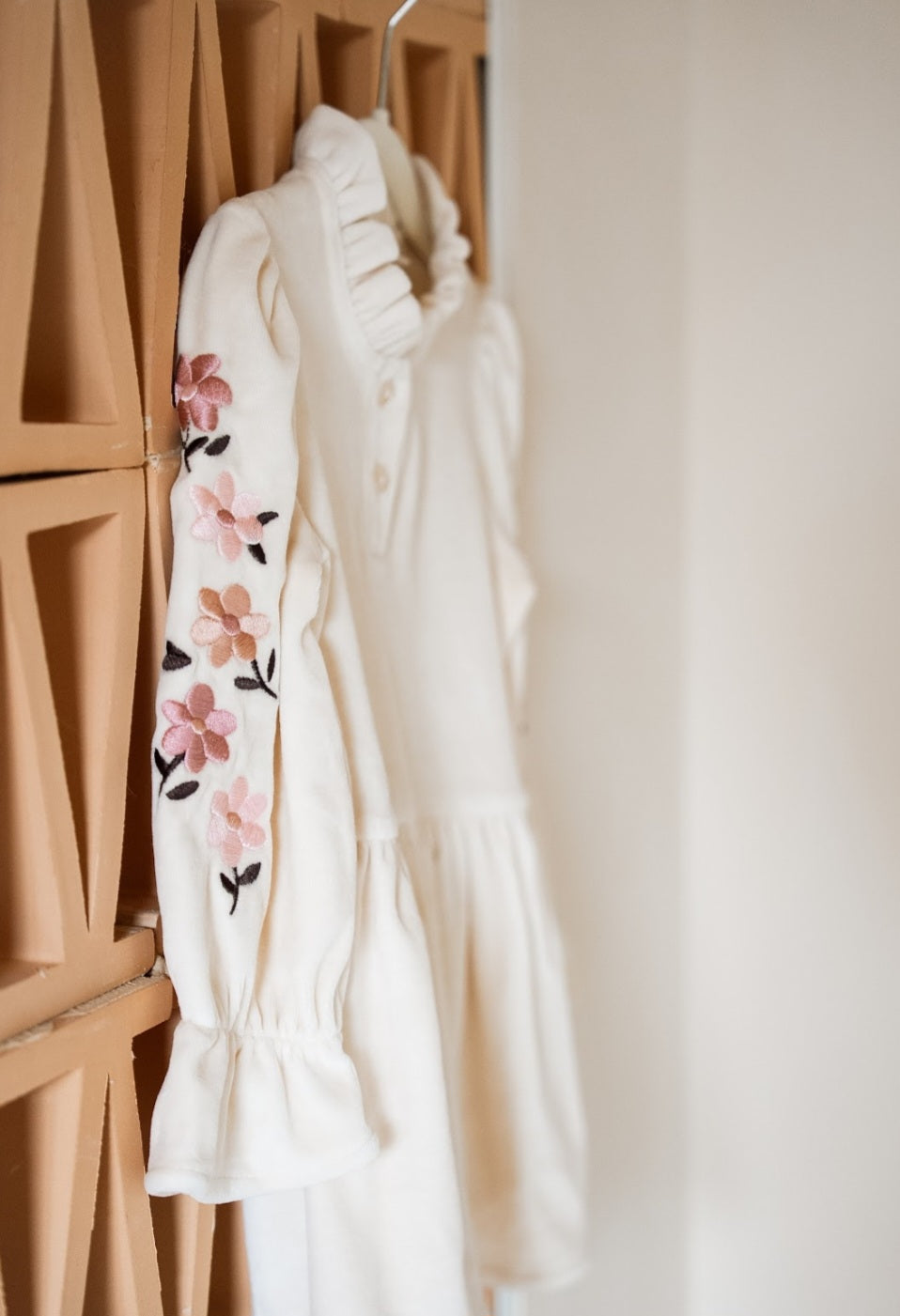 Dress Almond Velvet Broderie Flowers